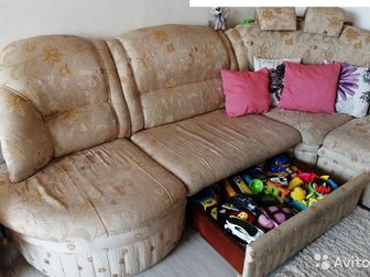 Продается отличный модульный диван,  с ящиком на колесиках,  размеры примерно 190 на 270,  Диван очень надежный, сделан хорошо, ящики из бруса, высокая удобная спинка, в Армавире