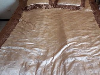 2-х спальная кровать в отличном состоянии   матрас и две прикроватные тумбочки в Чебоксарах