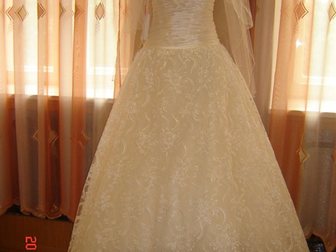 Просмотреть фото Свадебные платья Продаются свадебные платья до 10000 33971476 в Иваново