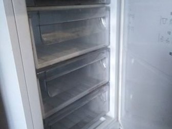 Холодильник, работает только морозильная камера, два  компрессора, оба компрессора работают, похоже надо заправить фрион,  Морозила работает хорошо, в Ярославле