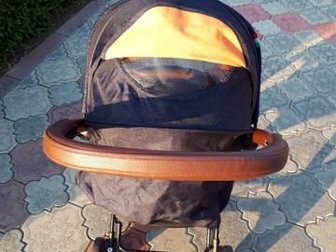 Продаю прогулочную коляскау Sweet Baby Combina Tutto, которая легко складывается, весит всего 7,5 кг, , ее разрешено брать с собой в салон самолета,  Большой капюшон в Элисте