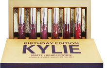 Kylie birthday edition - жидкая помада для твоих губ