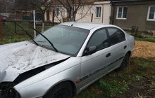 Toyota Avensis 1.8 МТ, 2001, седан, битый