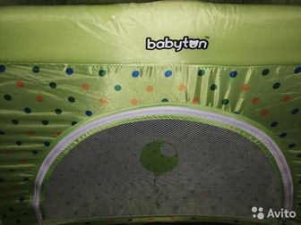 Красочный детский манеж Babyton с легкой системой сложения удобен в использовании,  Прилагается москитная сетка, держатели,  Большие окна обеспечивают вентиляцию в Миассе