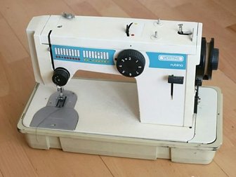 Немецкая швейная машинка,  Сделана в Германии, Фото оригинальные, продаваемой машинки, в Москве