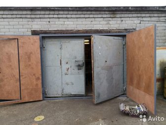 Стальные ворота в кирпичный гараж, с эксплуатации старых ворот деревянных,  Металлические ворота изготавливается на заводе из качественного металла,  Надежные замки в Мурманске