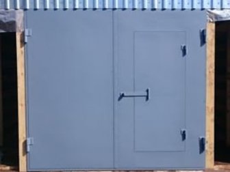 Стальные гаражные ворота окрас серый (цвет любой на выбор), утепленные,  Собраны ворота из качественного металлопроката в условиях завод, Замер Бесплатно, доставка в Мурманске