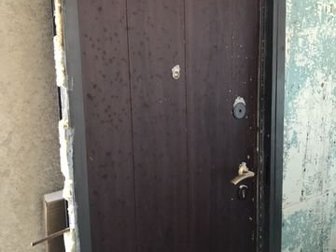 Металлическая дверь , с замком , коробкой в Мурманске
