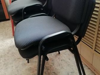продам стулья офисные,цена за 1 стул 800 рублей ,  в наличии есть 5 стульев, все в хорошем состоянии, в Новокузнецке