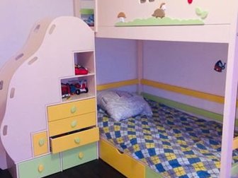 Отличная мебель для детской комнаты ищет новых хозяев)Продаём эту красоту в связи с переездом, Выполнена из сосны с использованием безопасных красок, Мебель в отличном в Одинцово