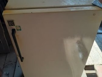 Хороший рабочий холодильник, без запаха,  Раньше стоял на дачи, стоит в гараже нужно протереть или помыть, в Рубцовске