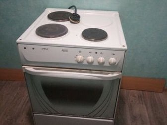 продам электроплиту в рабочем состоянии, духовка работает отлично! цена 1500, 00 руб, в Рубцовске