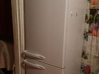 холодильник BEKO в рабочем состоянии, только не выключается постоянно работает,  двух камерный в Саранске