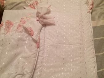 Красивый конверт на замке с одеялом, идеально на зиму и бортики в кроватку для новорожденной девочки, Состояние: Б/у в Саранске
