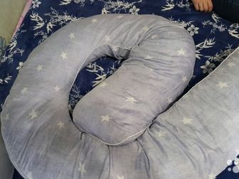 Подушка для беременных со съемным чехлом,  Удобно подкладывать под спину, когда нужно сидеть, удобно на ней спать)Состояние: Б/у в Северске