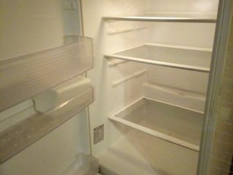 Продам холодильник LG   Высота 164   2 недели назад был глюк,перестал морозить,хотя гудел исправно, вечером этого же дня начал морозить снова(но было поздно, был в Туле