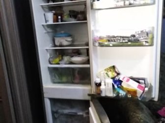 Двухкамерный холодильник Gorenje,  4 года в эксплуатации,  Перестала морозит холодильная камера,  Причина неизвестна,  В остальном все Ок, в Твери
