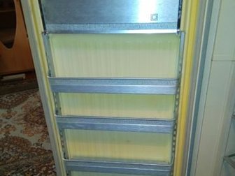 продам холодильник ЗИЛ, В хорошем рабочем состояние, в Великом Новгороде
