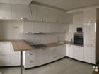 Белая кухня пластик 3,8 х 2,2 м. Кухни на заказ